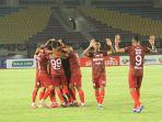 selebrasi-pemain-persis-solo-setelah-gol-kedua-ke-gawang-psg-pati.jpg