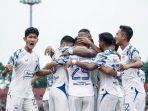 selebrasi-pemain-psis-semarang-setelah-cetak-gol-liga-1-20222023.jpg