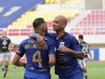 selebrasi-pemain-psis-semarang-wallace-costa-dan-bruno-silva.jpg