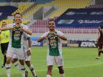 selebrasi-pemain-pss-sleman-irfan-jaya-kanandengan-rekannya-arthur-irawan-kiri.jpg