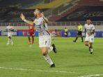 selebrasi-penyerang-bali-unites-ilija-spasojevic-setelah-mencetak-gol-ke-gawang-persija-jakarta.jpg