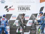 selebrasi-podium-juara-morbidelli-rins-dan-joan-mir-di-motogp-teruel-2020.jpg