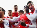 selebrasi-skuat-arsenal_20141206_233641.jpg