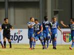 selebrasi-skuat-persib_20141118_152208.jpg