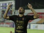 selebrasi-wallace-costa-setelah-memastikan-kemenangan-psis-semarang.jpg