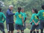 seleksi-timnas-sepakbola-putri-indonesia_20180307_094854.jpg