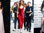 selena-gomez-mengenakan-gaun-slip-dress_20160817_164649.jpg