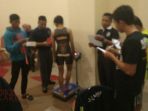 selfi-ajeng-safitri-46kg-sedang-melakukan-timbang_20170915_021258.jpg