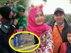 selfie-keluarga-berujung-maut-istri-histeris-suami-dan-anak-hilang-digulung-ombak-kedung-tumpang_20180622_103908.jpg
