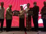 semangat-kebersamaan-bersama-7-keluarga-presiden-di-77-tahun-in_20220813_221714.jpg