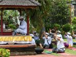 sembahyang-galungan-umat-hindu_20210414_181322.jpg