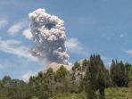 semburan-gunung-sinabung_20170525_161055.jpg