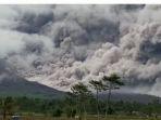 semeru-meletus22.jpg
