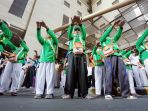 senam-ngapak-jamaah-haji_20190729_192956.jpg