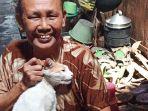 sendang-sri-sumini-naraswati-55-yang-hidup-bersama-kucing-di-pasar-jongke.jpg