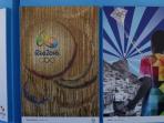 seniman-brasil-memajang-poster_20160713_193430.jpg