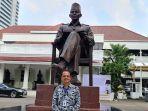 seniman-patung-bernama-dunadi-yang-membuat-patung-bung-karno.jpg