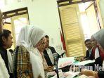 senjata-makan-tuan-bagi-ibu-kombes-terdakwa-febi-bebas-i.jpg