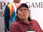 senny-marbun-saat-diwawancarai-usai-menyaksikan-pertandingan.jpg