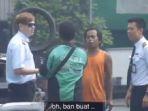seorang-driver-ojol-dan-tukang-tambal-ban-kebingungan-saat-ditanya-oleh-dua-orang-pilot.jpg