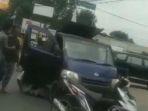 seorang-pemotor-injak-kepala-sopir-mobil-pick-up-di-bekasi.jpg