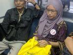seorang-wanita-pengguna-krl-mengenakan-pin-khusus-ibu-hamil.jpg