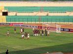 sepakan-bebas-eber-bessa-di-laga-psm-makassar-vs-bali-united-di-bri-liga-1-2021.jpg