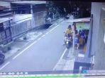 sepasang-kekasih-malah-menjambret-handphone-pedagang.jpg