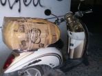 sepeda-motor-dan-jasad-korban-yang-dibiarkan-dengan-setatus-kun_20180606_145457.jpg