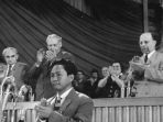 seperti-soekarno-maupun-soeharto-aidit-adalah-juga-sebuah-nama-yang-dalam-gelombang_20170919_212923.jpg