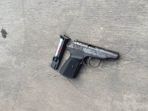 sepucuk-korek-api-berbentuk-pistol-yang-digunakan-perampok_20181007_153358.jpg