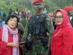 serda-yusdin-bersama-istri-wakil-bupati-luwu-elnita-pakolo.jpg