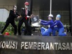 serikat-pekerja-jict-tuntut-kpk-periks-rj-lino_20150922_211856.jpg