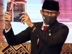 sertijab-menparekraf-dari-wishnutama-kepada-sandiaga-uno_20201223_180348.jpg