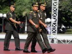 sertijab-panglima-tni-jen-moeldoko-ke-jen-tni-gatot-nurmantyo_20150714_113634.jpg