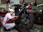 servis-motor-honda-di-bengkel-ahass_20170212_134223.jpg