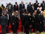 sesi-foto-pimpinan-negara-asia-afrika_20150422_132338.jpg