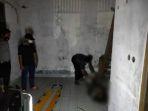 sesosok-mayat-laki-laki-tergeletak-di-rumah-kosong-sempat-menggegerkan-warga.jpg