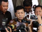 setya-novanto-diperiksa-kpk_20161213_195006.jpg