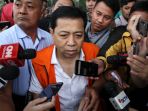 setya-novanto-kembali-jalani-pemeriksaan-kpk_20171212_172633.jpg