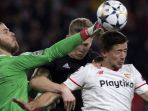 sevilla-clement-lenglet-vs-manchester-united-david-de-gea_20180222_234408.jpg