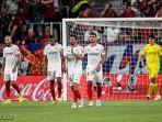 sevilla-setelah-kebobolan-dalam-pertandingan-sepak-bola-liga-spanyol.jpg