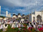 shalat-idul-adha-1441-h-di-masjid-raya-baiturrahman-banda-aceh_20200802_205730.jpg