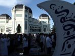 shalat-idul-fitri-1442-h-di-masjid-raya-al-mashun-medan_20210513_154543.jpg