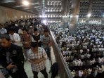 shalat-idul-fitri-di-masjid-istiqlal_20150717_102258.jpg