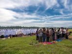 shalat-istisqa-minta-hujan-di-aceh-besar_20170726_135140.jpg