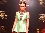 shandy-aulia-hadiri-malam-anugerah-usmar-ismail-awards-2016_20160405_134542.jpg
