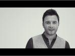 shane-filan-beautiful-in-white.jpg