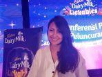 sharena-delon-di-acara-cadbury-dairy-milk.jpg