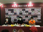shin-tae-yong-dan-pratama-arhan-melakukan-press-conference.jpg